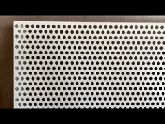 Veneer aluminium berlubang